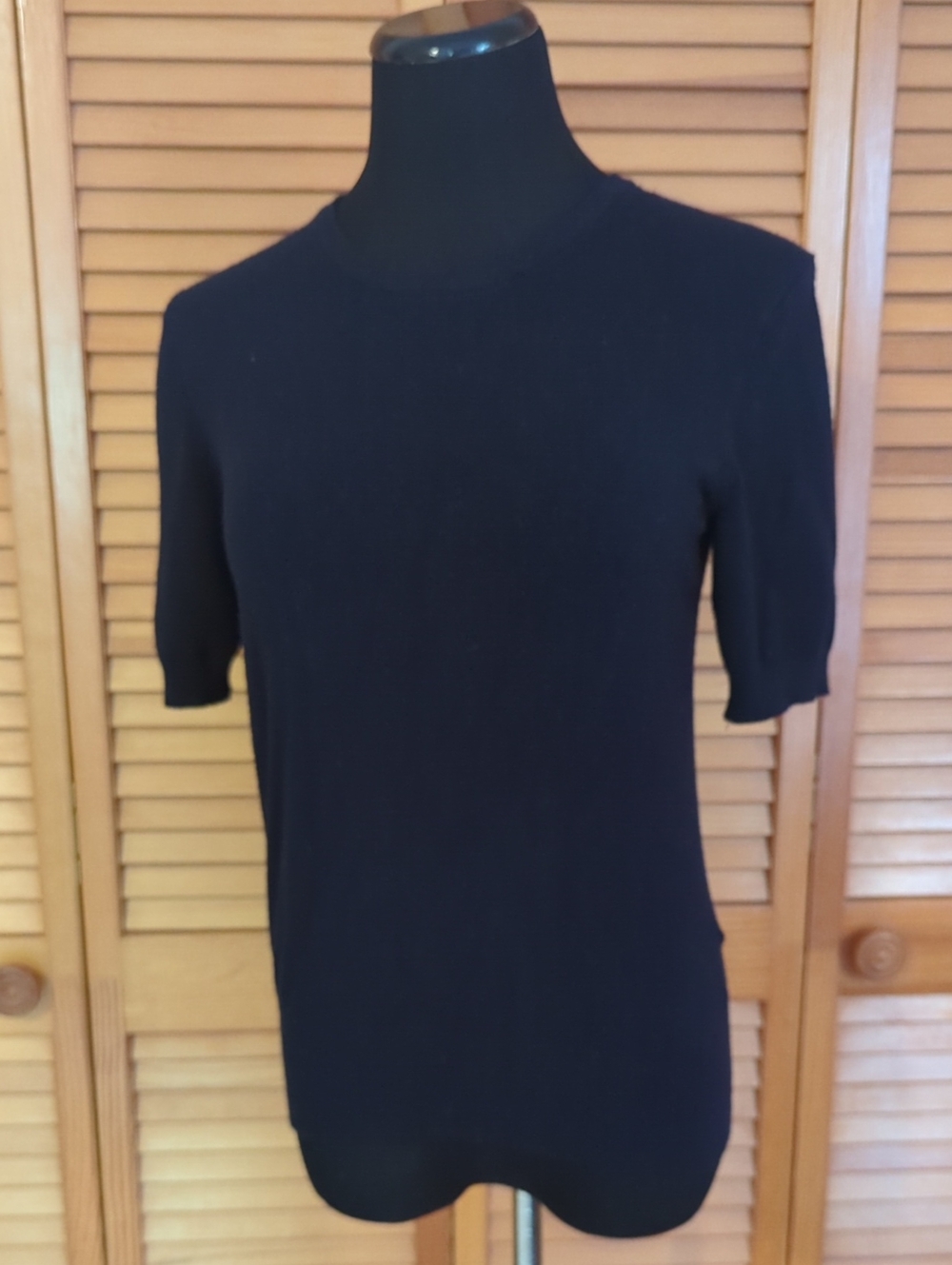 3/$15 Philosophy Size Small Short Sleeve Sweater Dark Blue Fuzzies Wear